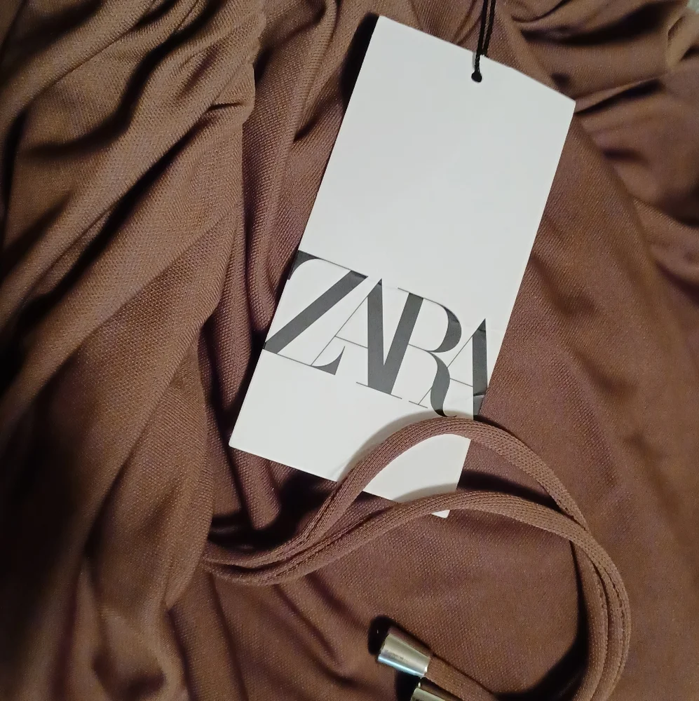Zara Ruched Dress - Picture 5 of 7